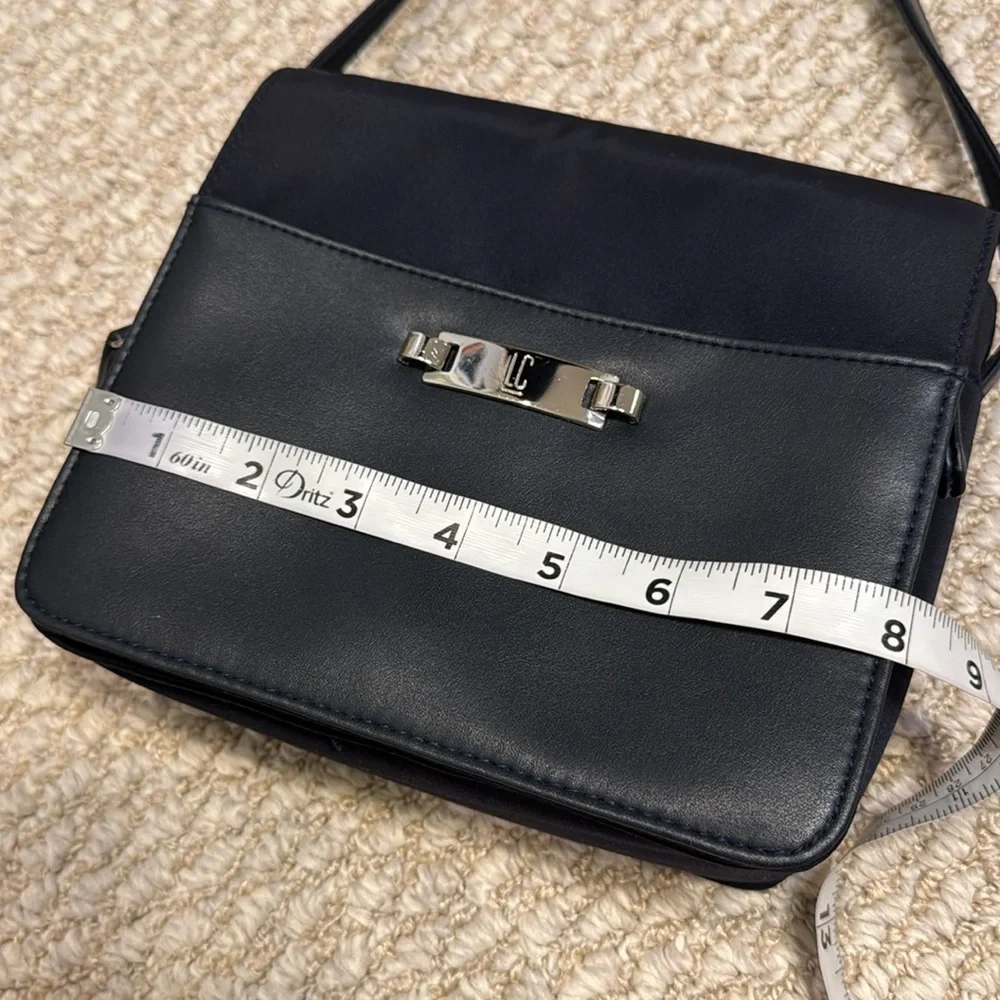 Liz Claiborne navy purse crossbody
